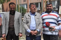 ELEKTRİK ABONELİĞİ - Müdürün Gidişini Kurban Keserek Kutladı