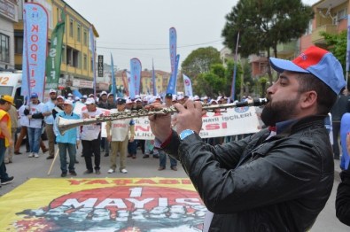 Önde Çifte Telli, Arkada Halay