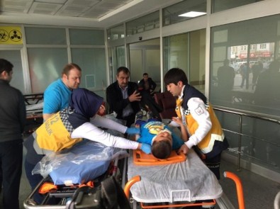 Şarampole Yuvarlanan Otomobildeki 5 Kişi Yaralandı