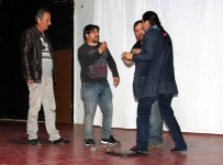PSİKİYATRİ UZMANI - Şizofreni Hastaları Tiyatro Oyunu Sahneledi