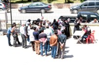 Suriyeli Ailelere Yardım Kartları Dağıtılıyor