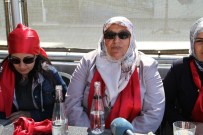 AK Parti Kadın Kolları Üyeleri Toplumun Her Kesiminden Annelerle Bir Araya Geldi