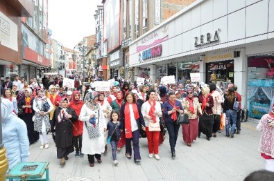 AK Partili Kadınlardan ‘Anneler Günü Yürüyüşü'