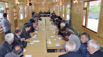 Başkan Gümrükçüoğlu Çaykara'da Çalışmaları Değerlendirdi