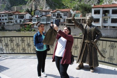 Belediye Başkanından 'Selfie Yapan Şehzade'Açıklaması