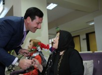 ERDOĞAN TOK - Erdoğan Tok Huzur Evindeki Anneleri Sevindirdi