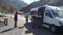 Jandarmanın Kontrol Noktası Geçim Kaynağı Oldu