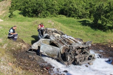 Takla Atarak Yanan Araçta Sağ Çıktılar