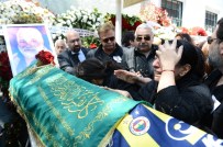 KADİR İNANIR - Usta Oyuncu Son Yolculuğuna Uğurlandı