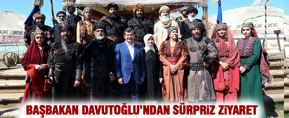 Başbakan Davutoğlu, 'Diriliş Ertuğrul'un setini ziyaret etti