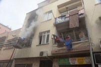 ÇANKAYA MAHALLESİ - İki Katlı Binada Çıkan Yangın Korkuttu