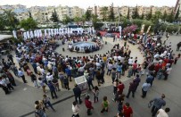 ATIF YILMAZ - Mersinliler Hakan Aysev Konserlerine Akın Etti