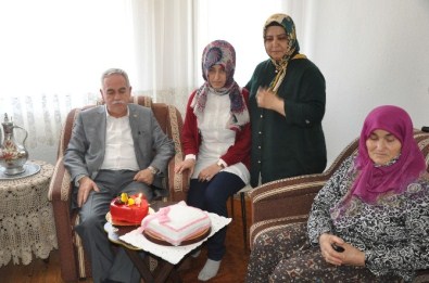 Ak Partili Berber'den Şehit Madenci Çocuğuna Doğum Günü Sürprizi