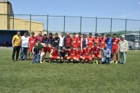 SALTUKOVA - Saltukovaspor-U19 Futbol Takımı Şampiyon Oldu