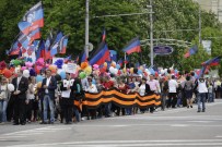 LENİN(X) - Ukrayna'nın Doğusunda 'Cumhuriyet Günü'Kutlaması