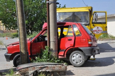 Balıkesir'de Trafik Kazası Açıklaması 2 Yaralı