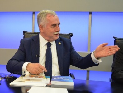 Berber Açıklaması 'Traş Olacağız Herkesin Saçı Önüne Dökülecek'