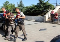 EVDE TEK BAŞINA - Ev Sahibini Soyan Kiracılar Tutuklandı