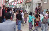 Kütahya'da İki Komşu Arasında Parti Bayrağı Asma Kavgası