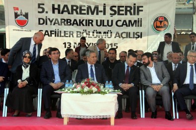 Diyarbakır'da Ulu Cami'nin 2. Kısmı İbadete Açıldı