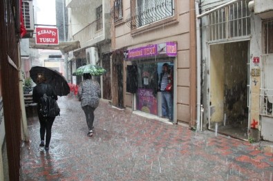 İskenderun'da Şiddetli Yağmur