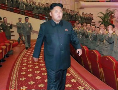 Kim Jong-un uçaksavarla kurşuna dizdi