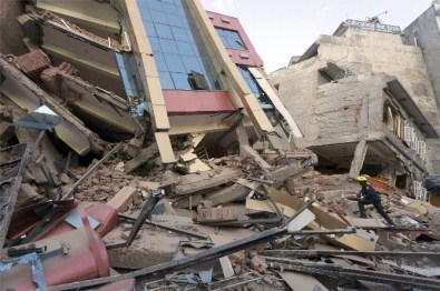 Nepal Depreminin Bilançosu Artıyor