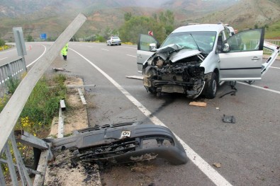 Sivas'ta Trafik Kazası Açıklaması 1 Ölü, 1 Yaralı