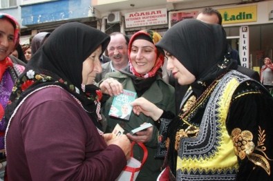 AK Parti Trabzon Milletvekili Adayı Köseoğlu, Şalpazarı'nda Yöresel Giysiyle Destek İstedi