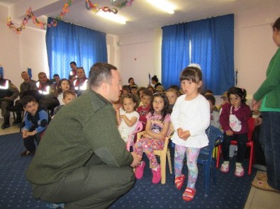 Anaokulunda 'Jandarma Hep Benimle Güvendeyim Askerimizle'Projesi