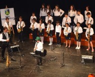 EBRAR - Başak Koleji'nde Küçüklerden Müzik Resitali