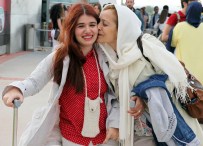 SERTAB ERENER - Bedensel Engelli Yazarın Annesine 'Yılın Annesi'Ödülü