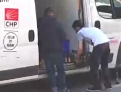 CHP'nin seçim aracında içki skandalı