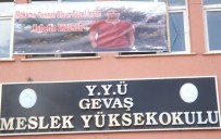 NECAT GÖRENTAŞ - Gevaş MYO'da Hüzünlü Mezuniyet Töreni