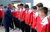 ŞAMPİYONLUK KUPASI - Gölbaşı U-14 Futbol Takımı Şampiyonluk Yolunda