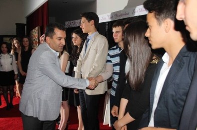 Lise Öğrencilerinden Şiir Gecesi