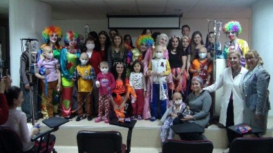 Lösemili Çocuklara Palyaço Terapisi