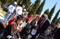 SORUŞTURMA İZNİ - MHP'li Aday Balkız Soma Maden Şehitliğini Ziyaret Etti