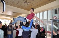 Sorgun'da Asker Adayları Davul Zurna Eşliğinde Uğurlandı