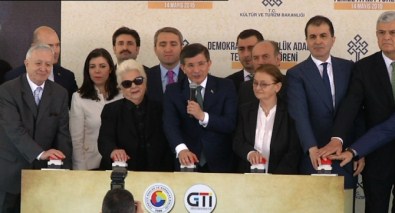 Tarihi Törende Net Mesaj Açıklaması 27 Mayıs Bir Daha Tekerrür Etmeyecek