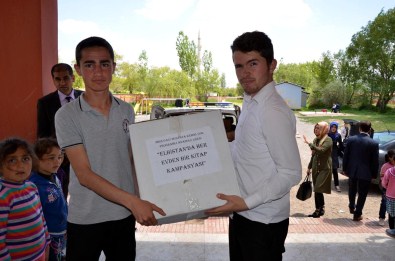 Topladıkları Kitaplarla 5 Okulda Kütüphane Kurdular