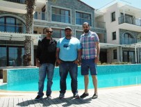 ORTAKENT YAHŞI - Amerikalı İş Adamından Engelli Öğrencilere Ziyaret