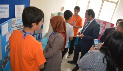 Anadolu İmam Hatip Lisesinde 'Bilim Fuarı” Düzenledi