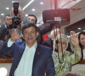 Başbakan Davutoğlu'ndan Akraba Ziyareti