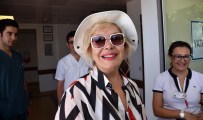 EMEL SAYIN - Emel Sayın hastanelik oldu