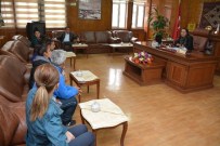 YILMAZ ERDOĞAN - Bayan Futbol Takımından Eş Başkanlara Teşekkür