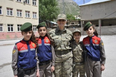 Jandarma Ekipleri Ve Öğrenciler Denetim Yaptı