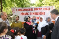 CELALETTIN GÜVENÇ - Mikro Kredi Alan Kadınların Piknik Keyfi