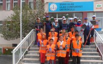 OKUL BAHÇESİ - Ulaş'ta Öğretmen Ve Öğrenciler Okul Bahçesini Düzenledi