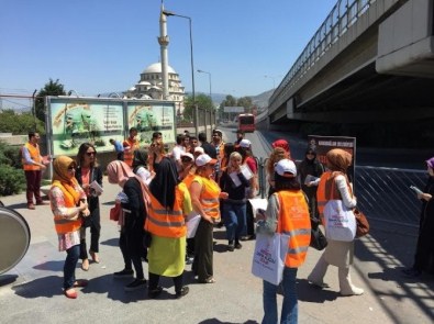 AK Gençlik İzmir'de Hız Kesmiyor